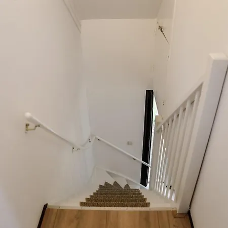 Charmante Woning Met Grote Prive Tuin 6p - Vp116 Hoeven