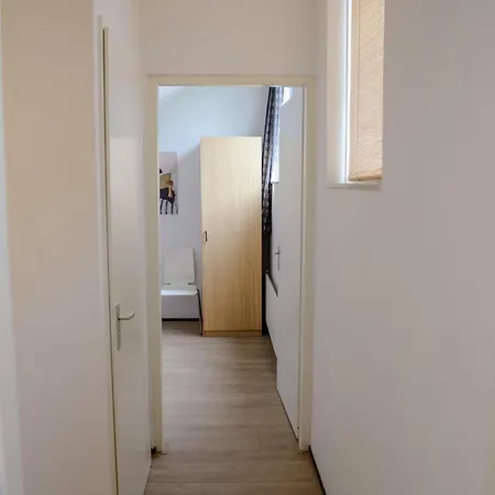 Дом отдыха Charmante Woning Met Grote Prive Tuin 6p - Vp116 *