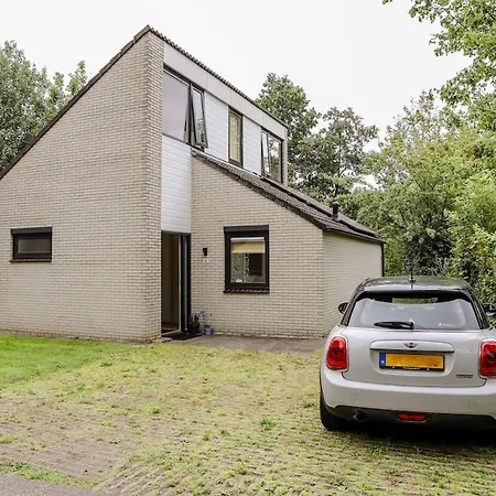 Дом отдыха Charmante Woning Met Grote Prive Tuin 6p - Vp116